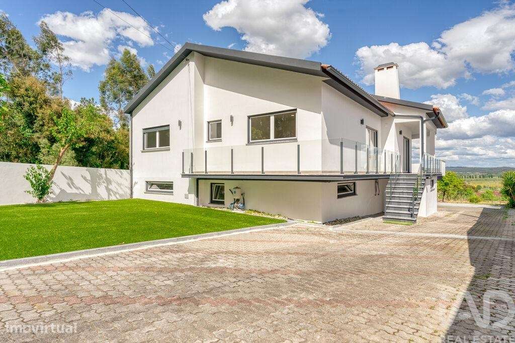 Casa / Villa T5 em Monte Real e Carvide de 396,00 m2 - Grande imagem: 2/30