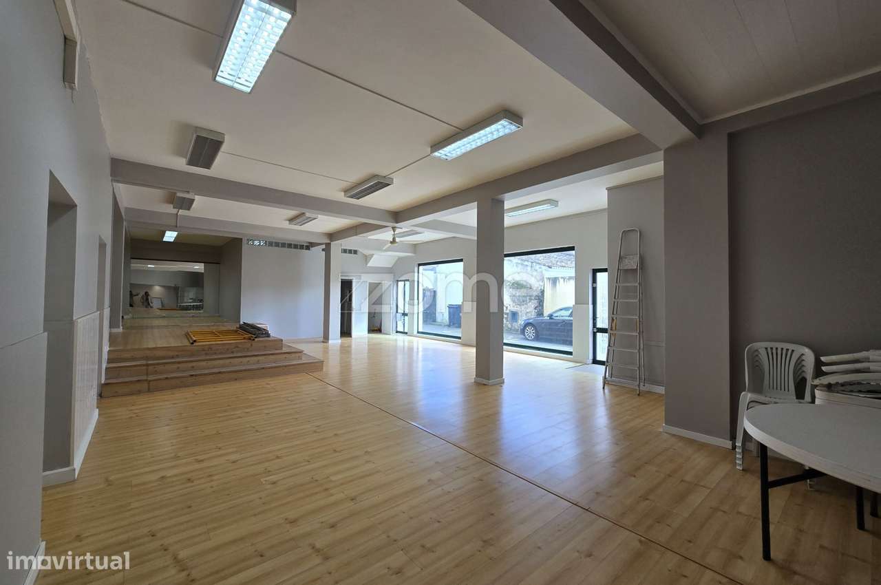 Espaço Comercial para Arrendamento – 250m² – Ribeira Grande - Grande imagem: 4/17