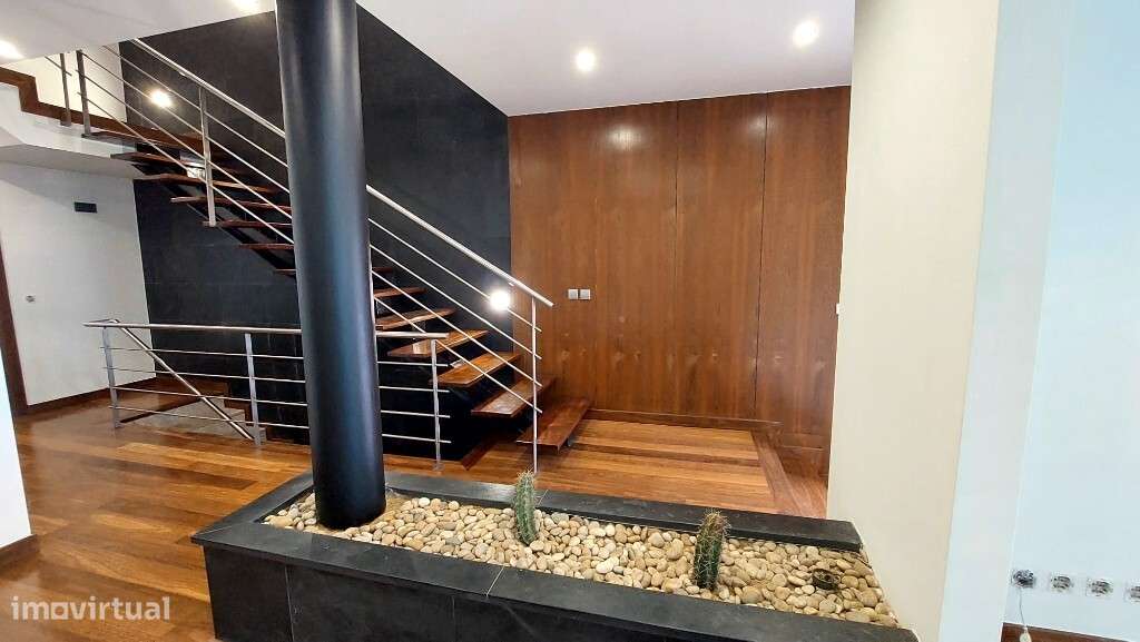 Moradia V4+1 em Banda com Piscina - Dume, Braga-9