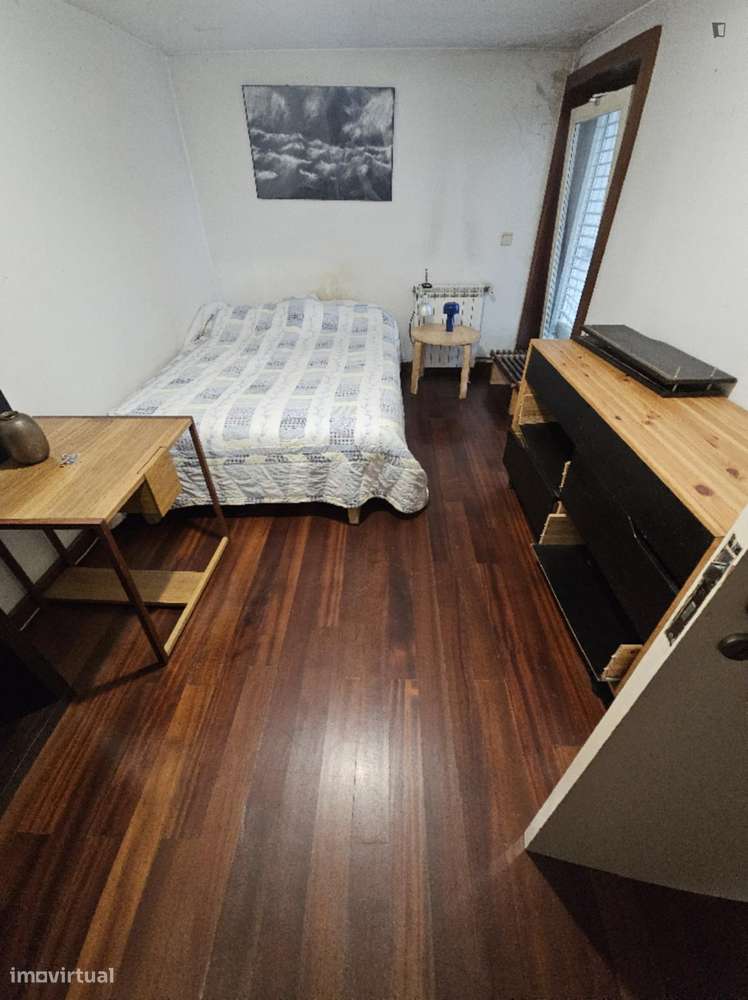 Quarto - localizado em Aldoar Porto - Grande imagem: 3/6