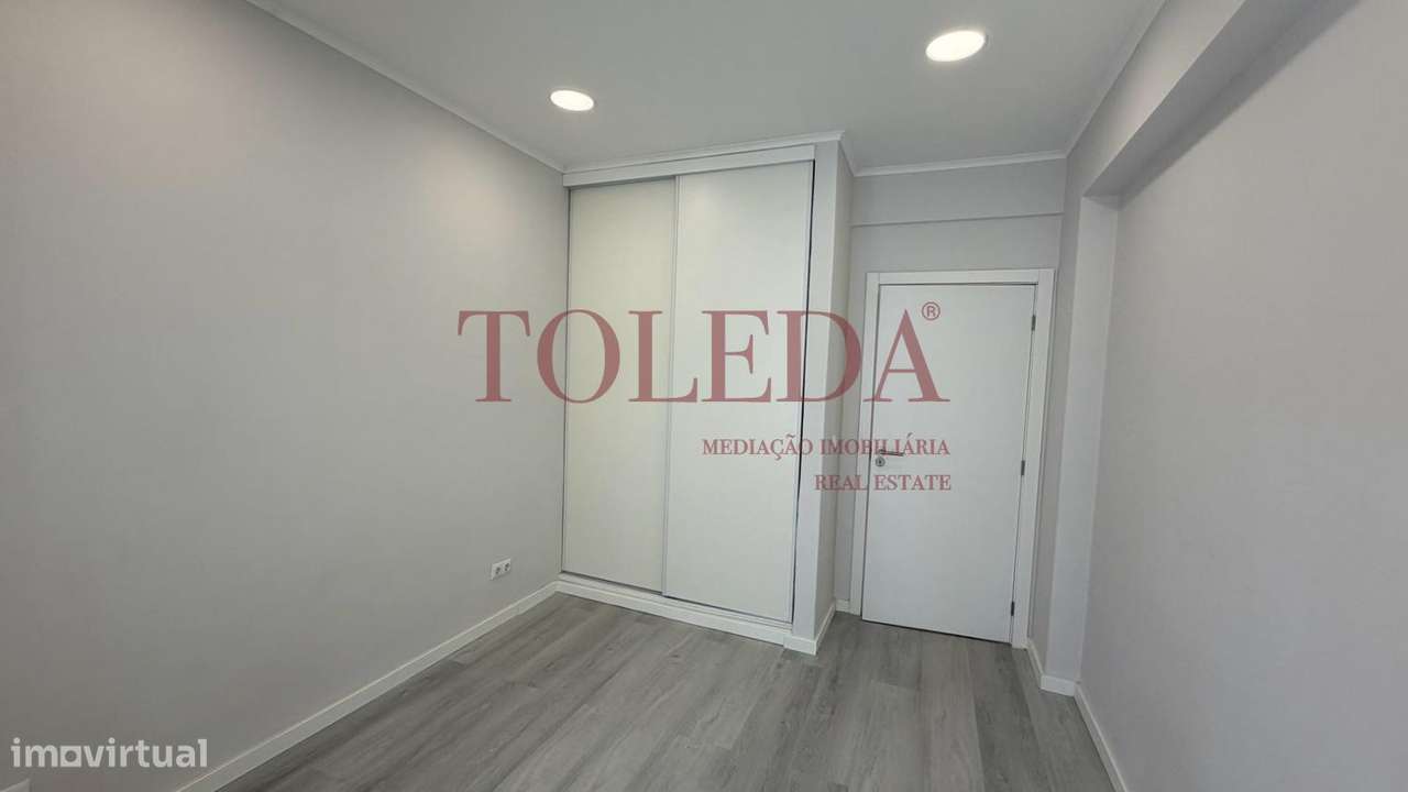 T1 no Centro da Amadora Remodelado-12
