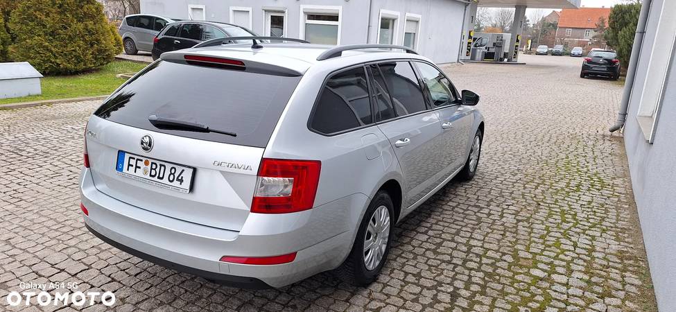 Skoda Octavia 1.6 TDI Ambition DSG - 5