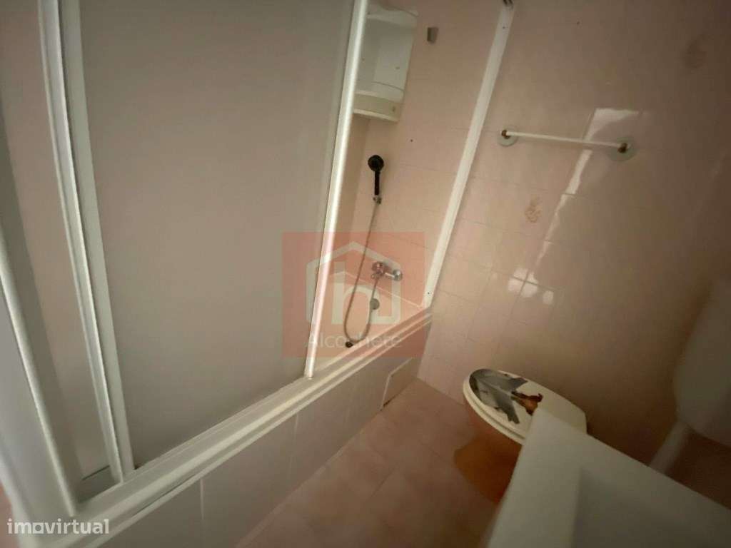 Apartamento T3 no centro do Montijo-9
