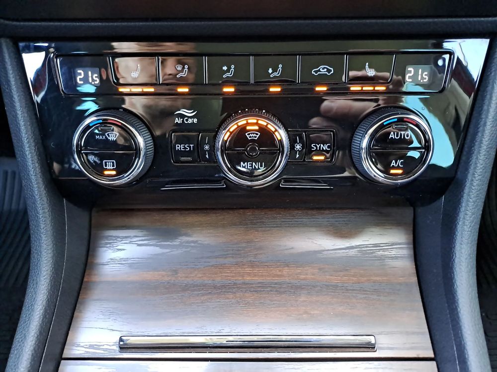 SKODA SUPERB Scout 2.0TDI 200KM 4x4 Grzana kierownica szyba DSG ACC Elek.Fotele HAK