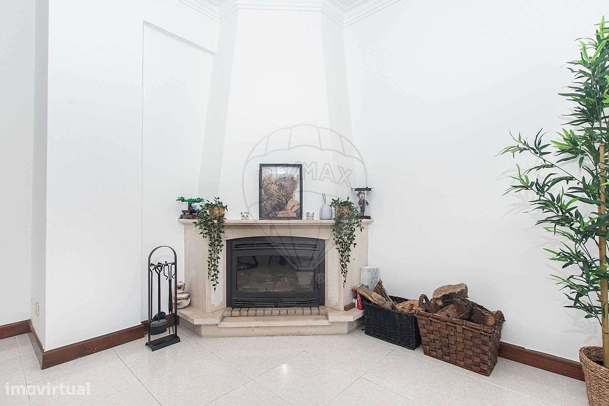 Apartamento T2 Duplex c/ terraço-7