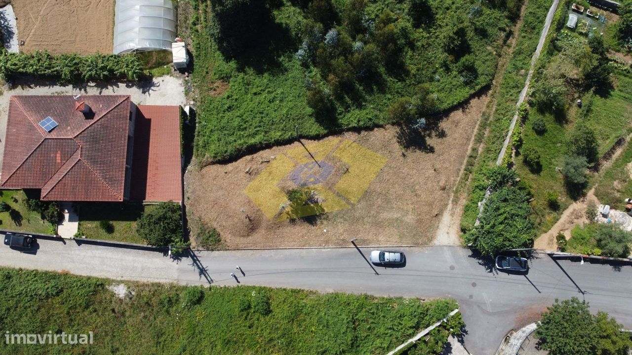 Terreno com 720m2 para construção a 2 minutos do centro Felgueiras