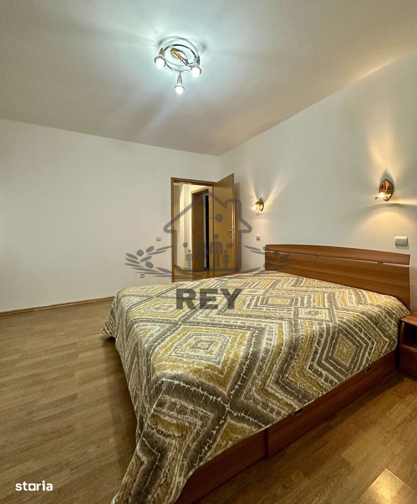 Apartament 4 camere cu garaj zona Strand- V.Aurie - Imagine principală: 3/20