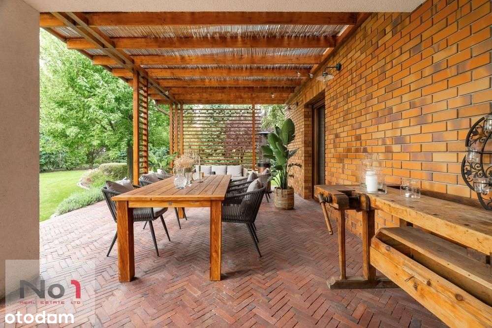 Wygodny dom dla dużej rodziny na dużej działce.-11