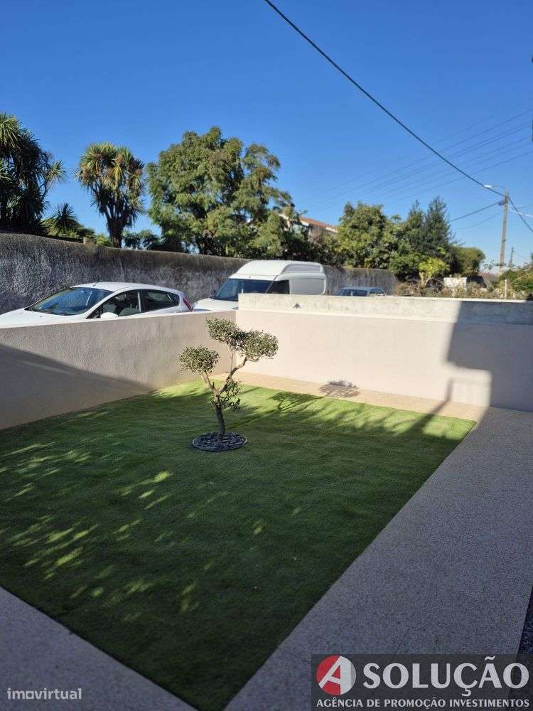 Andar Moradia em Banda em Oliveira do Douro-1