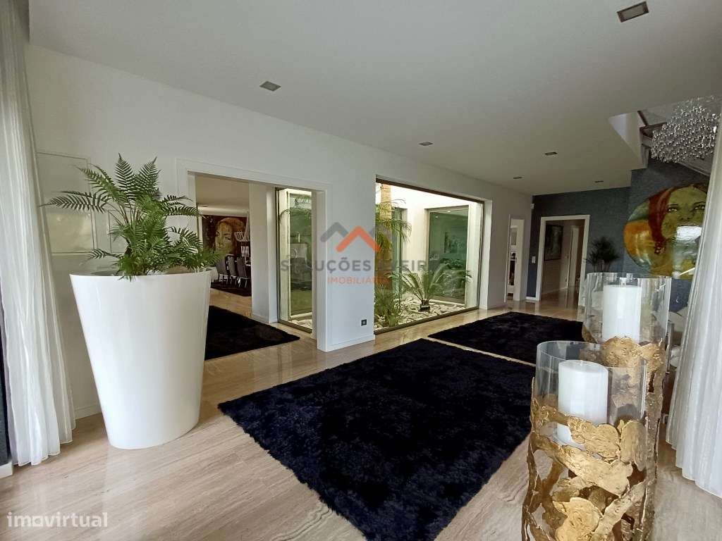 Moradia Contemporânea de Luxo com jardins tropicais e Design Exclus...-10