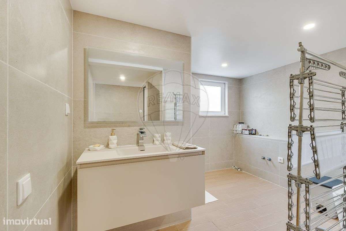 Moradia T4 para venda-23