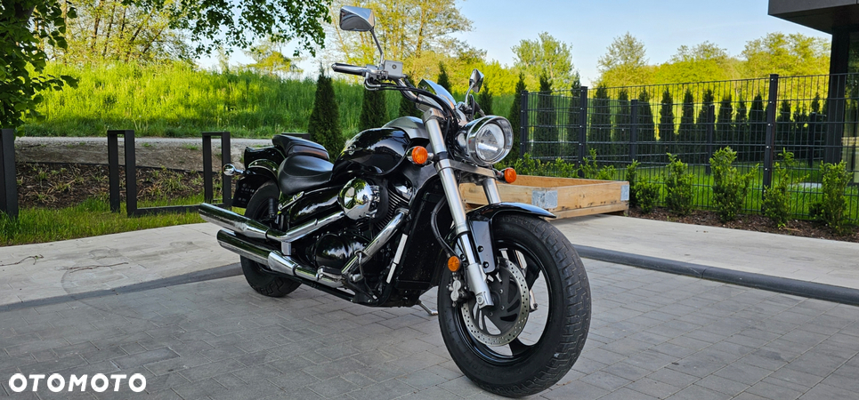 Suzuki Intruder - 2