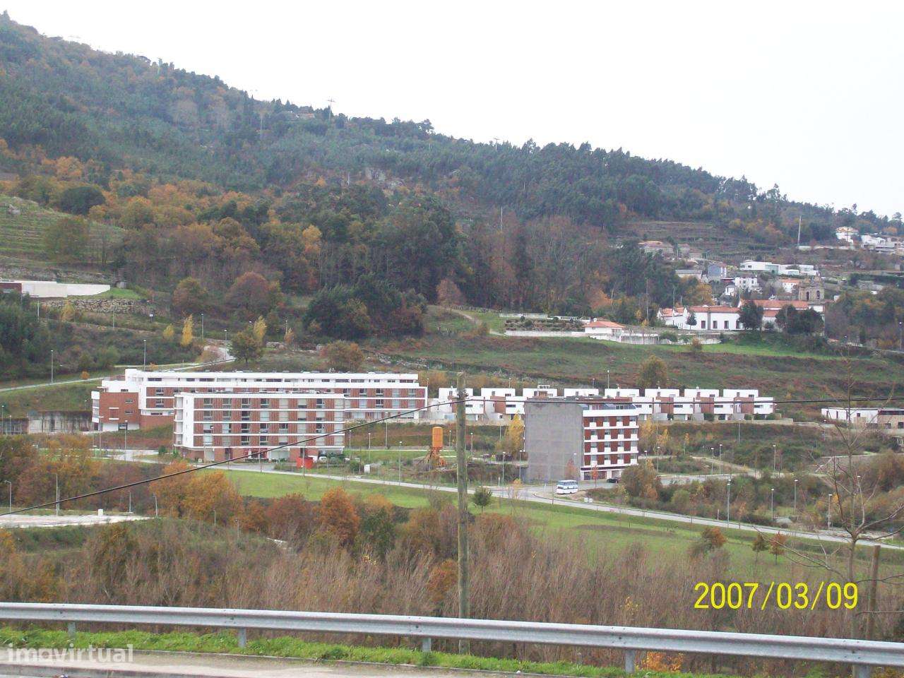 Lote de terreno na Costa.-26
