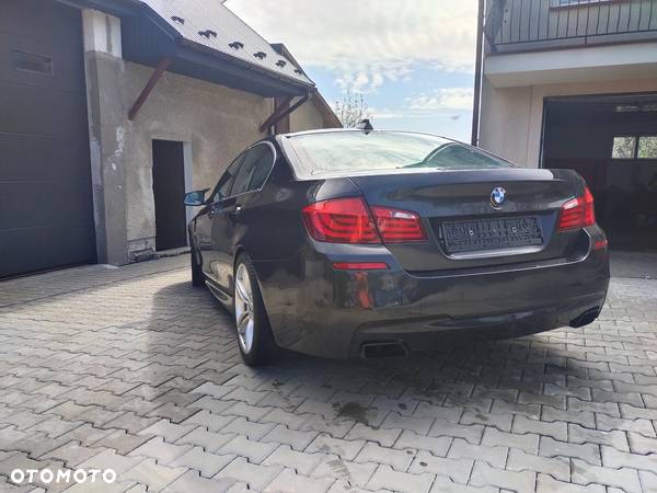 BMW Seria 5 550i - 5