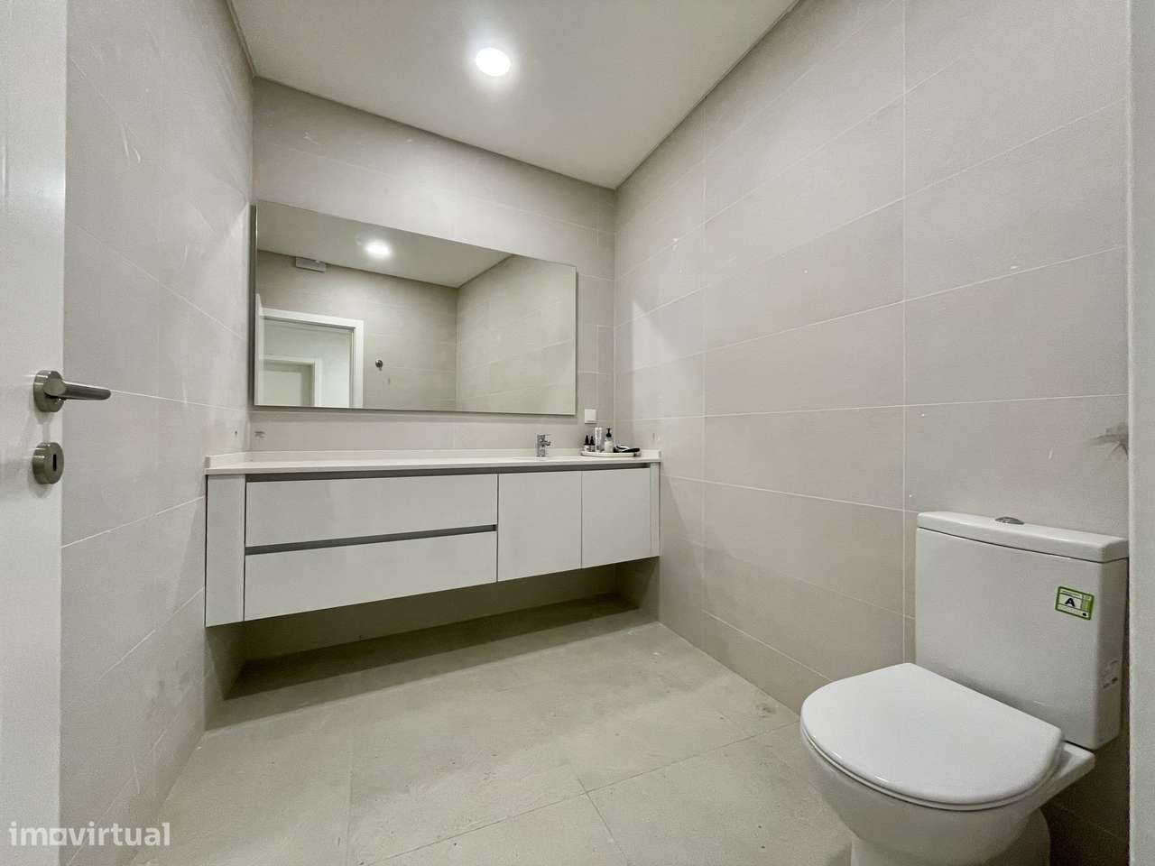 Loja c/ Box Tripla e 2 Parqueamentos - Póvoa de Santa Iria-7