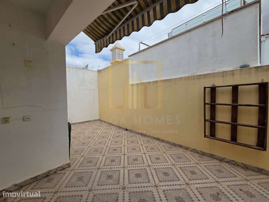 Moradia T5 com piscina + Apartamento T3, em centro de Lagoa (Algarve)-48
