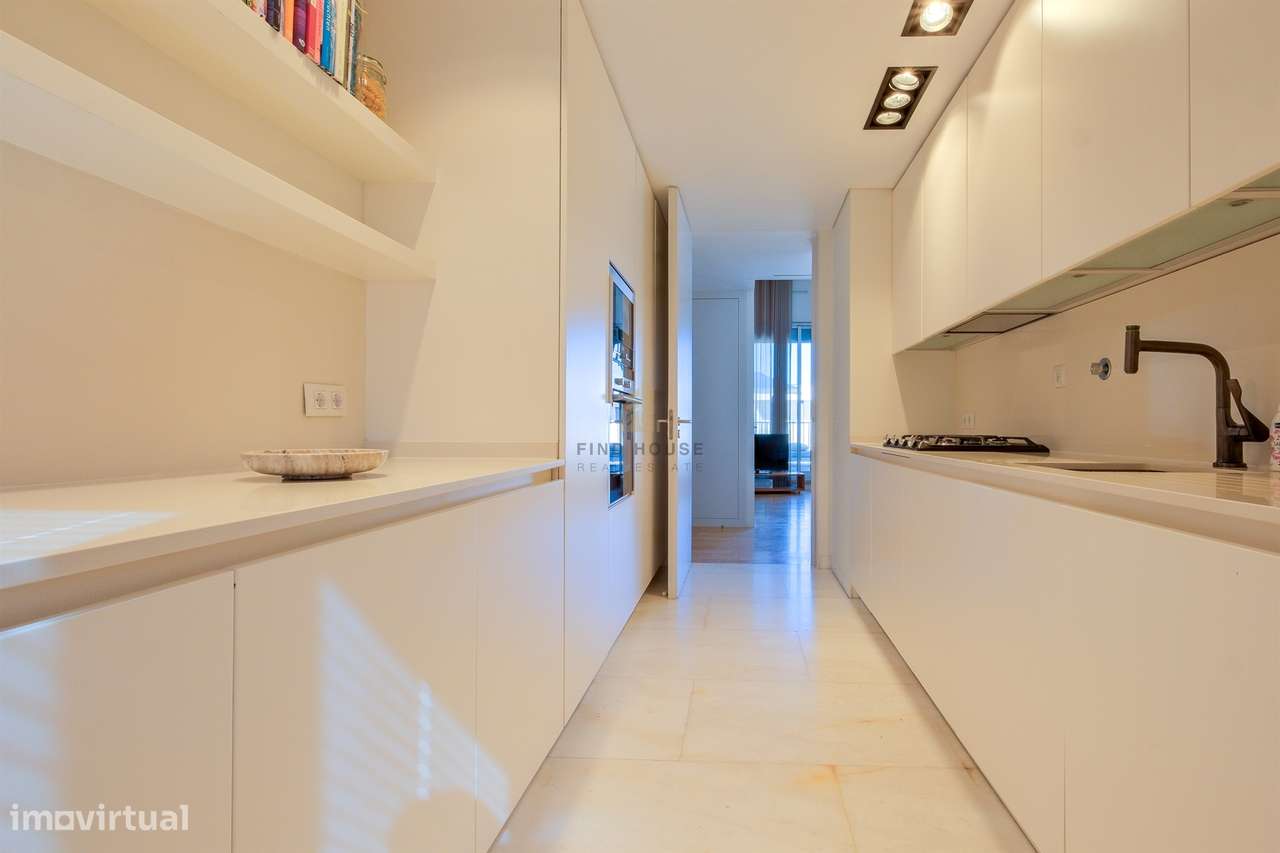 Penthouse T3 com terraço e 3 lugares de garagem na Alameda dos Oceanos-40