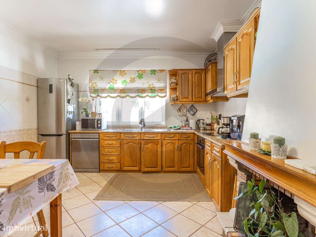 Moradia T4 com piscina e terreno urbano junto à Barragem do Castelo... - Grande imagem: 5/12