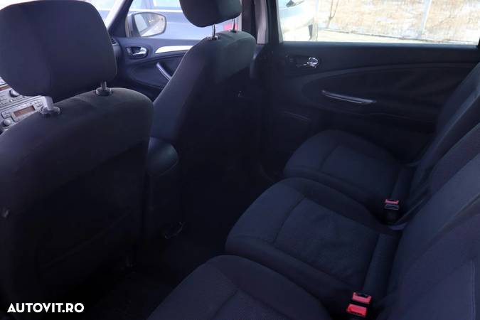 Ford S-Max - 15