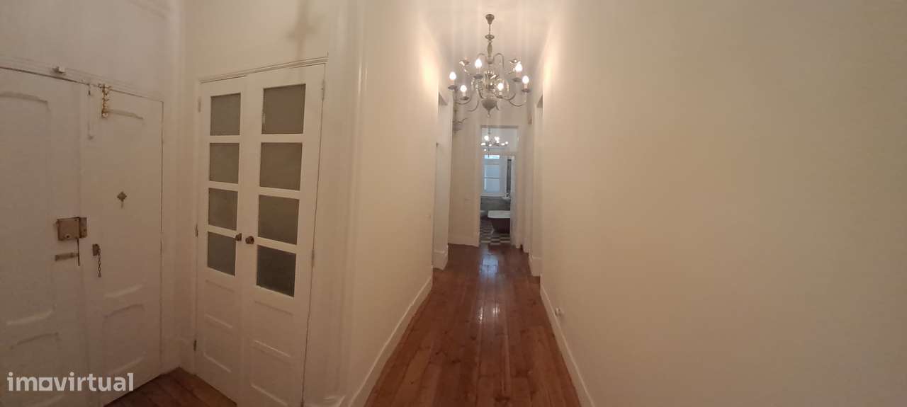Apartamento ÍMPAR T3+1 com Jardim exclusivo próximo Metro Alameda-4
