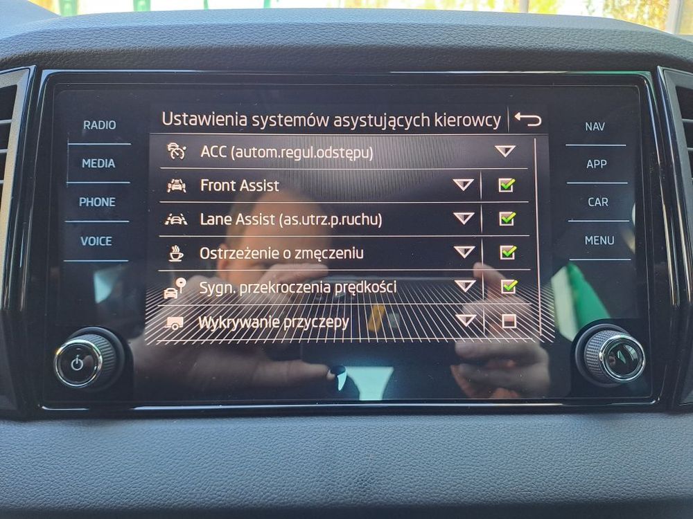 SKODA KAROQ 1.5 TSI 150KM DSG SPORTLINE, fabryczny hak, od ręki