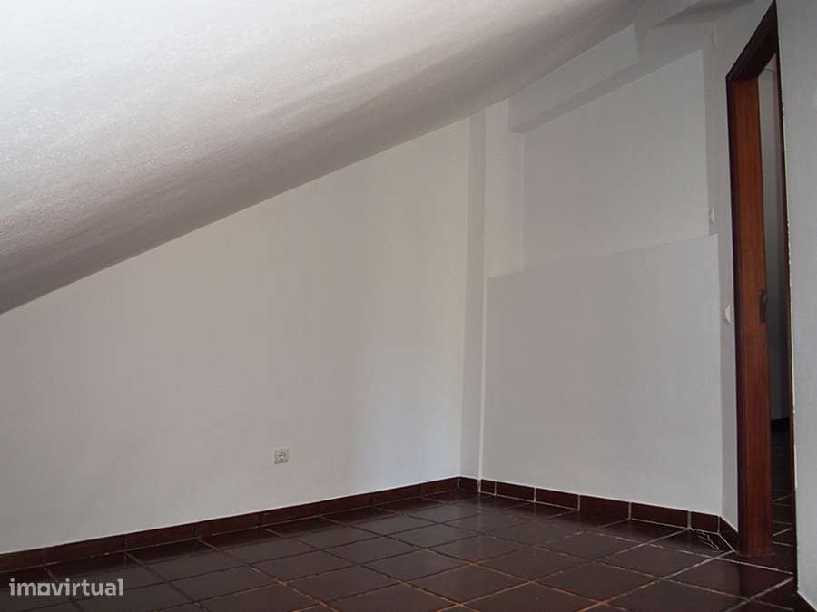 Pequena moradia T2 encantadora local exclusivo, entre Óbidos Bombarral-18