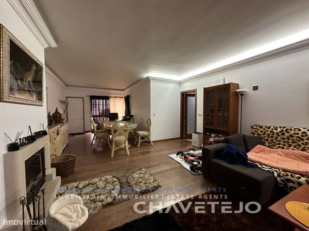 Duplex com 2 garagens e pátio com churrasqueira a poucos minutos da...-5