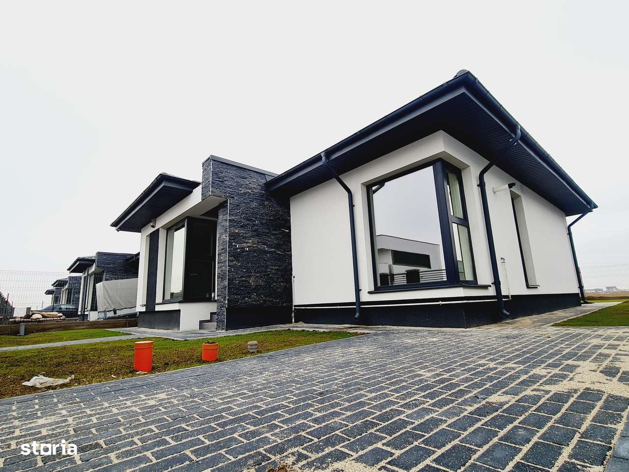 Casă Modernă - Parter + Pod - Teren 375mp - Comuna Berceni-1