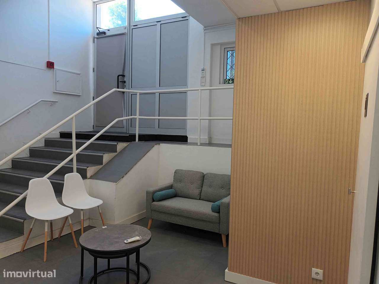 Loja para comércio e serviços na Estrada de Benfica. - Grande imagem: 2/7