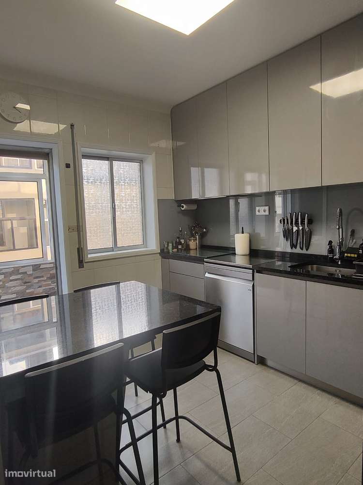 Apartamento T2+1 c/lugar garagem em Oliveira do Douro-10