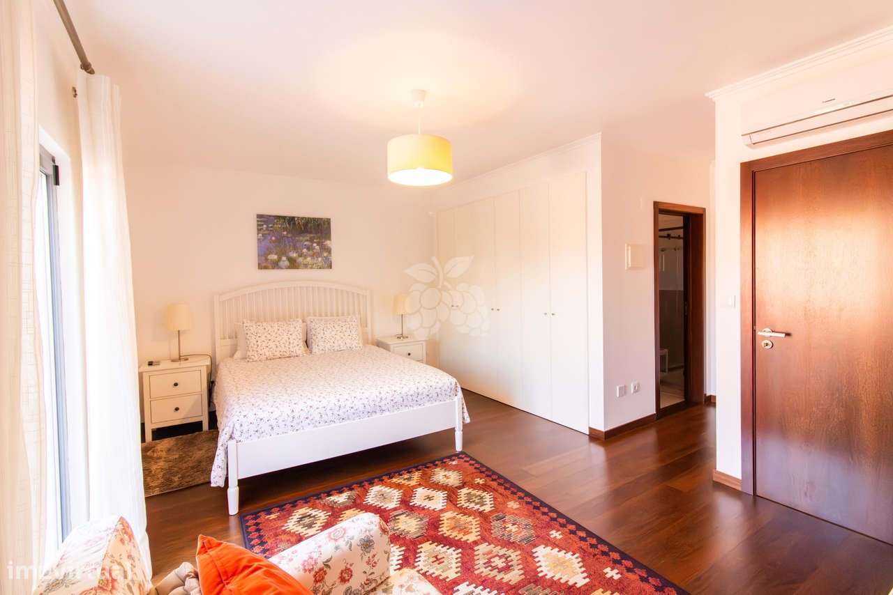 T4 duplex nos "Terraços da Guia" em Cascais com garagem e piscina-40