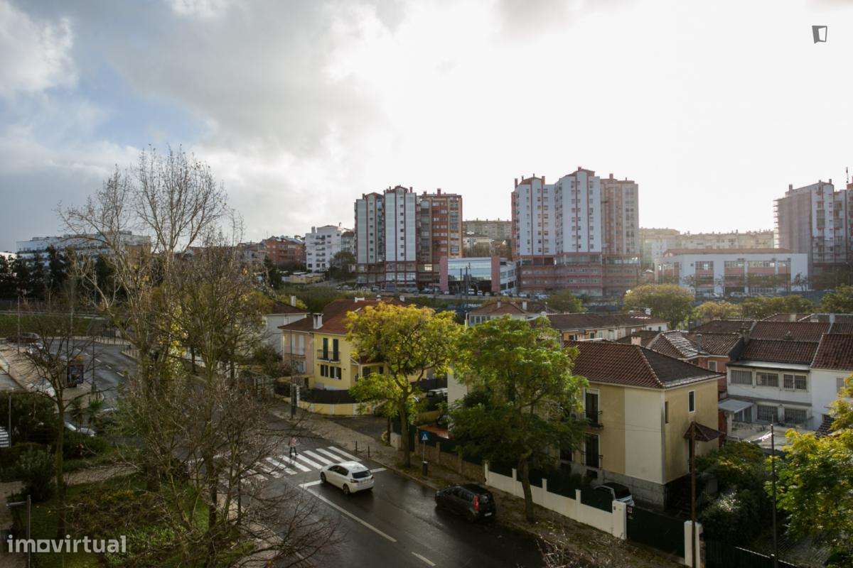 Quarto - localizado em Benfica Lisbon - Grande imagem: 5/9