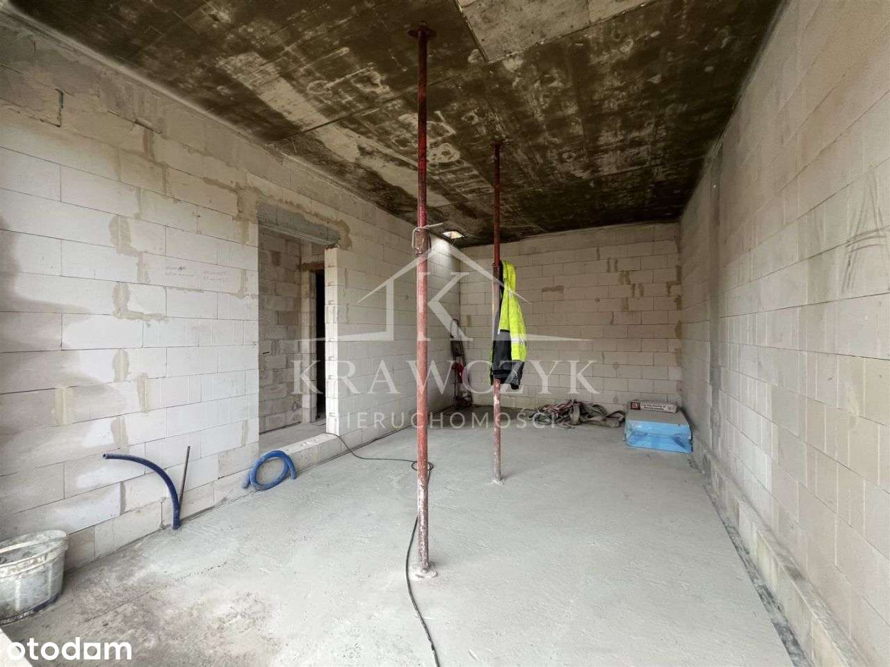 5 pokojowy bliźniak z garażem, trawa, ogrodzenie. - Pełny obrazek: 2/12