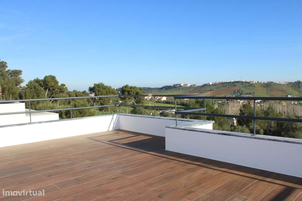 Moradia T4 com PISCINA e ROOFTOP num REFÚGIO de LUXO na NATUREZA - Grande imagem: 5/60