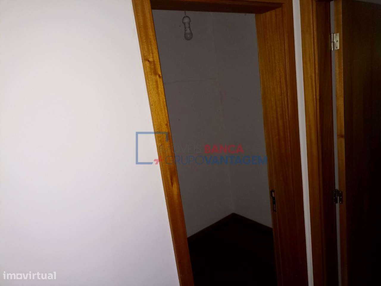 Apartamento T2 C/ Lugar de Garagem + 2 Arrecadações - Grande imagem: 5/19