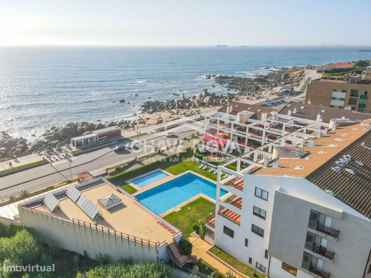 MV - Apartamento T3 c/ terraço e piscina na Av. da Beira Mar - Grande imagem: 3/21
