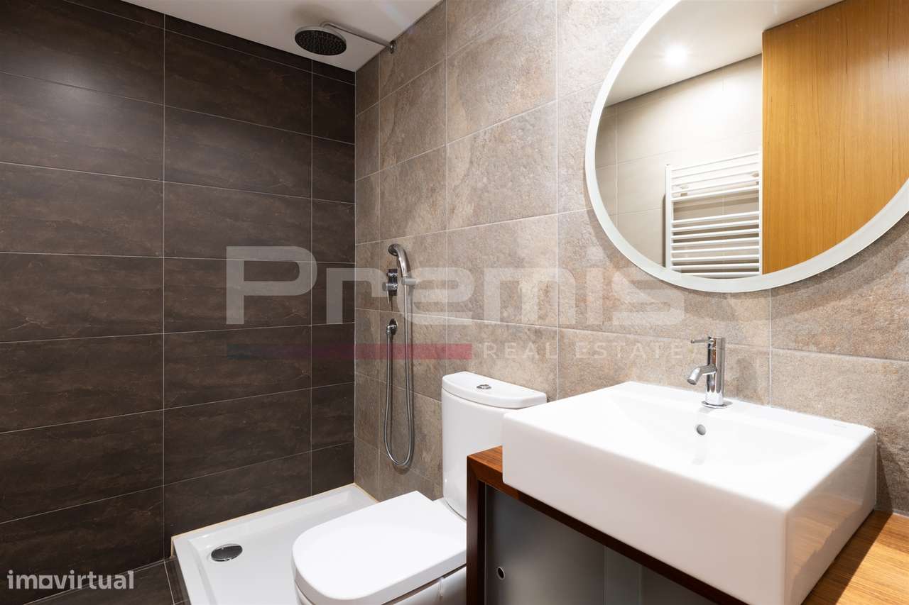 Moradia T5, com jardim e garagem para 4 carros, em Vila Nova de Gaia-30