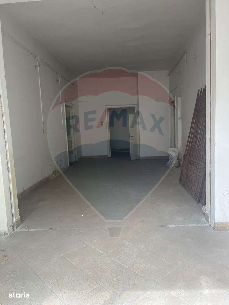 Casă de vânzare în centrul Galațiului – istorie și potențial real - Imagine principală: 3/8