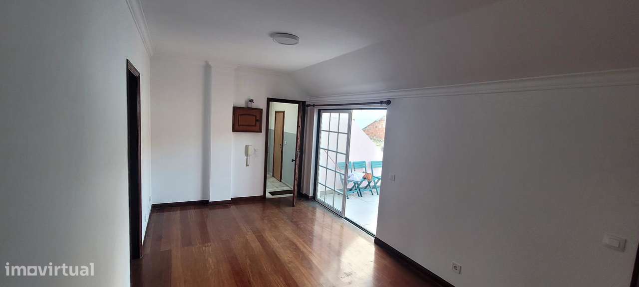 T1 com terraço e cozinha equipada em Belém - Grande imagem: 3/37