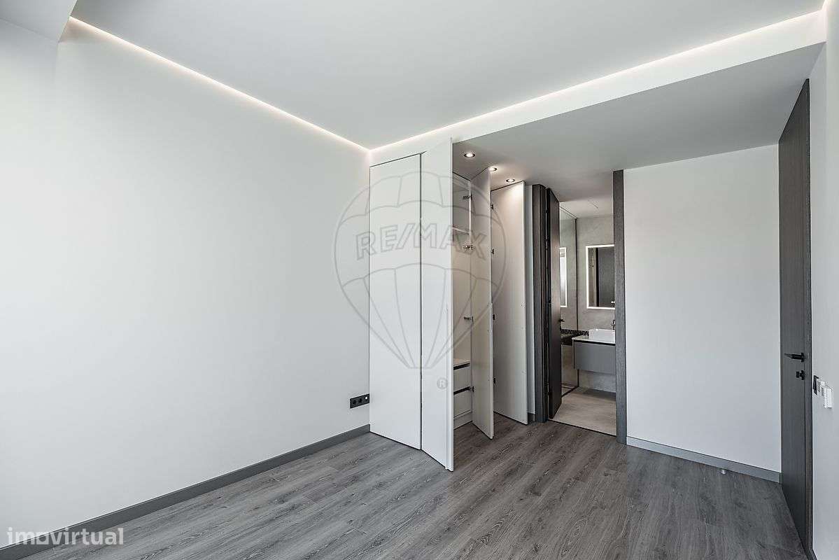 Moradia T4 para venda-9