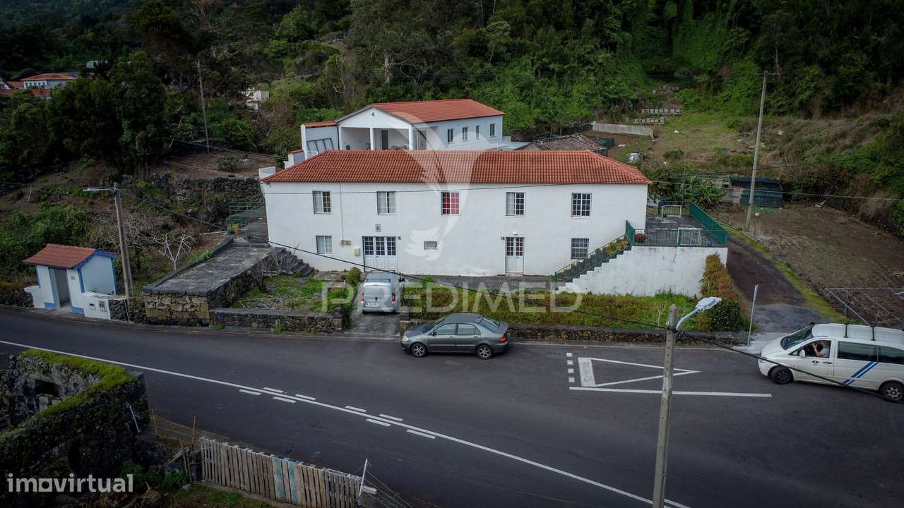 Bloco de 4 Apartamentos com Terreno de 12.232 m² e Ruína – Excelent... - Grande imagem: 2/25