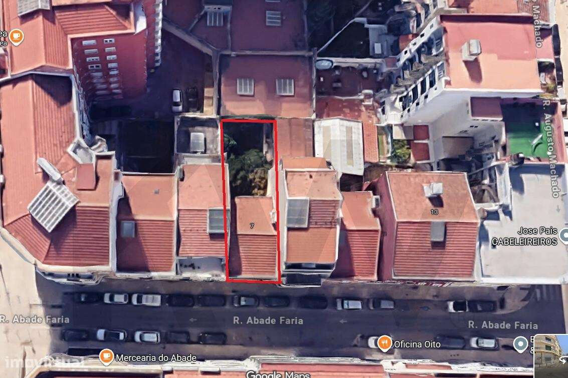 A sua Moradia de Sonho no Coração de Lisboa – Prédio com Jardim Privat-4