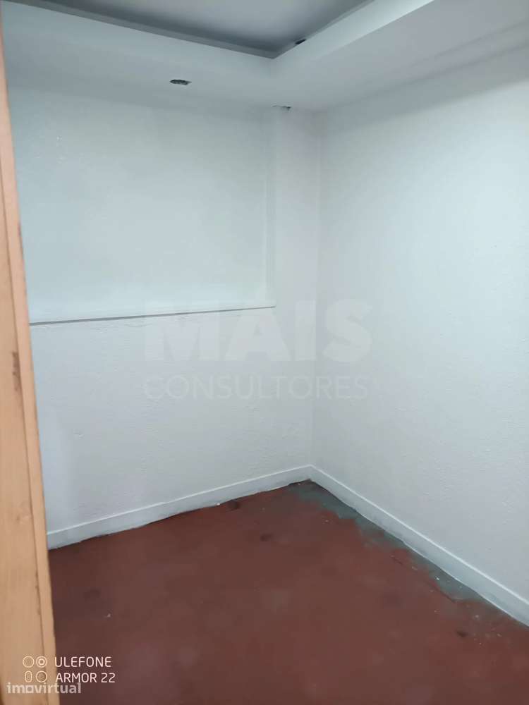 Muito mais de que uma garagem...um espaço com potêncial! - Grande imagem: 5/13