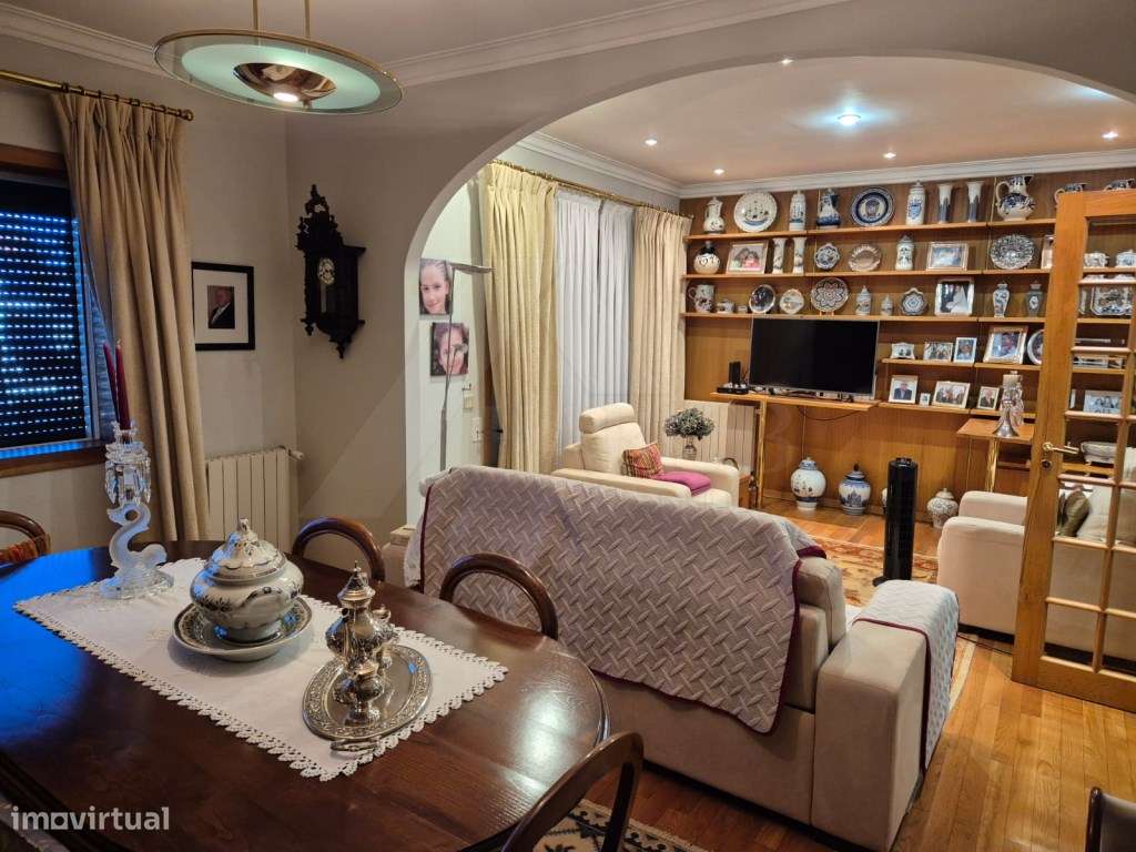 Moradia T4 com jardim-20