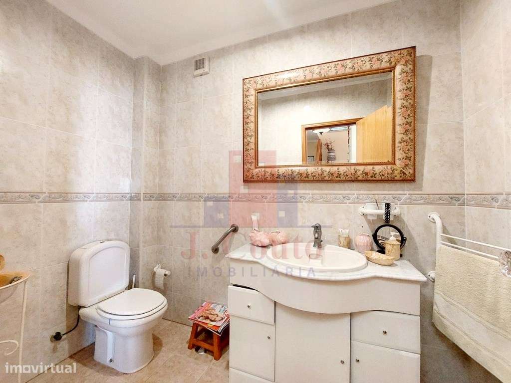 Moradia Geminada T4 com terreno | Entre a Cidade e a Praia-9