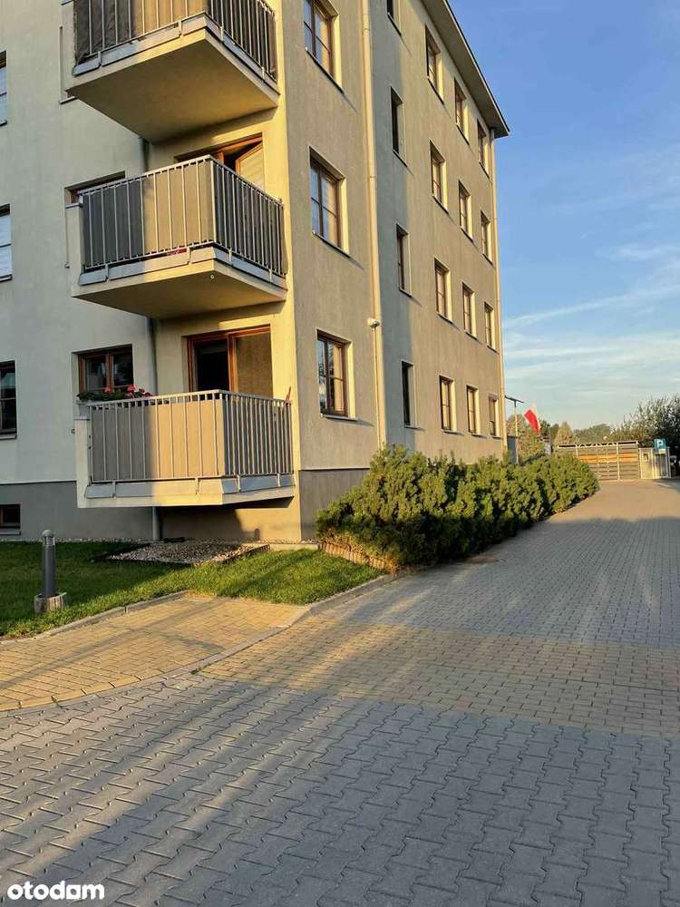 Mieszkanie z ogródkiem i miejscem postojowym w cenie-9