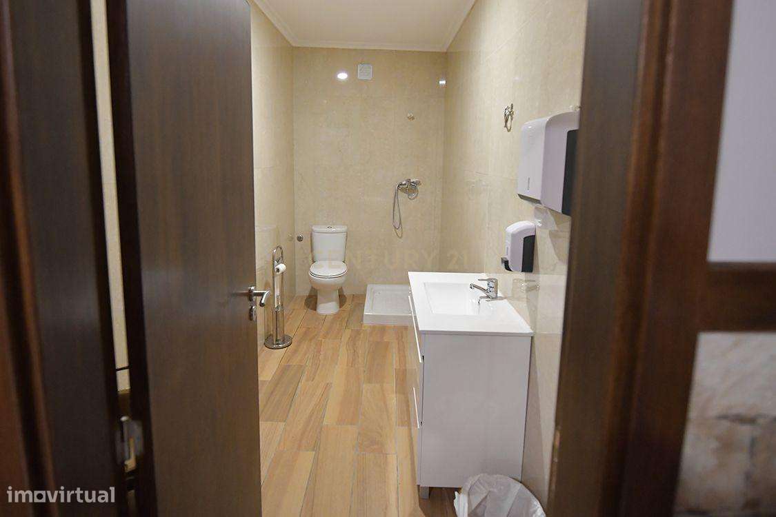 Restaurante novo totalmente equipado e pronto a funcionar, com estacio - Grande imagem: 4/17