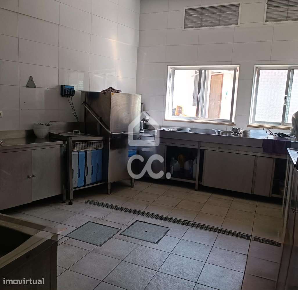 Restaurante em Funcionamento – Martingança-12