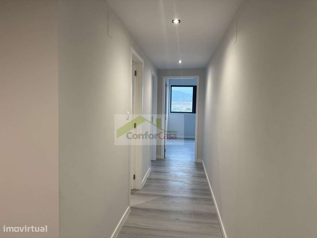 Apartamento T4 no 10º Andar em Braga - Vista Fantástica e Totalment...-12