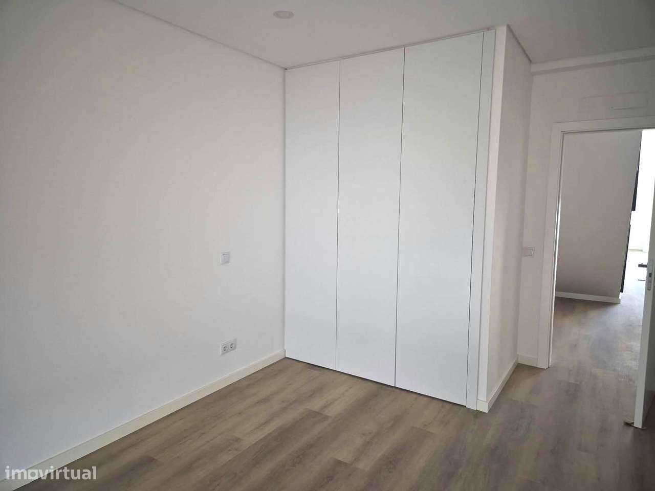 Penthouse T2 nova com garagem em Faro-13